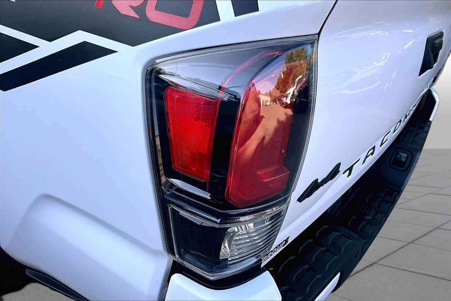Certified 2021 Toyota Tacoma TRD Pro AWD/4WD image 27