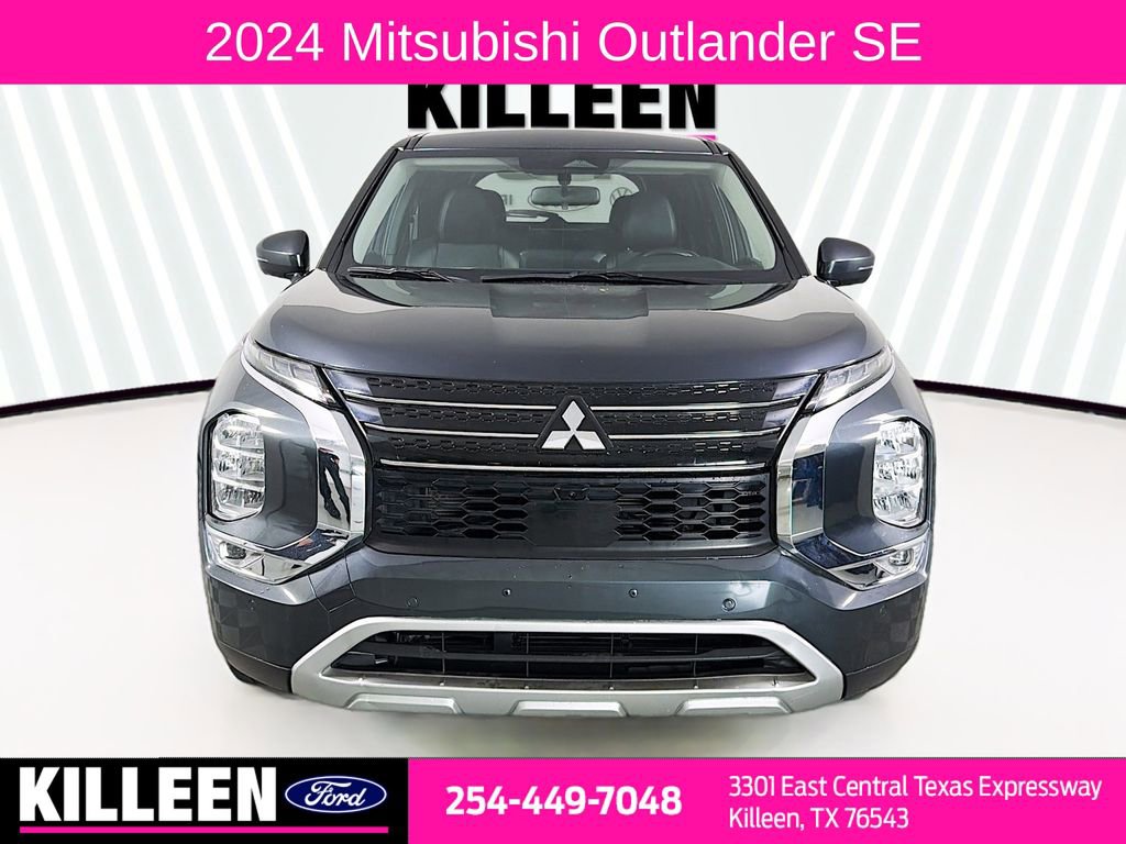 Used 2024 Mitsubishi Outlander SE image 2