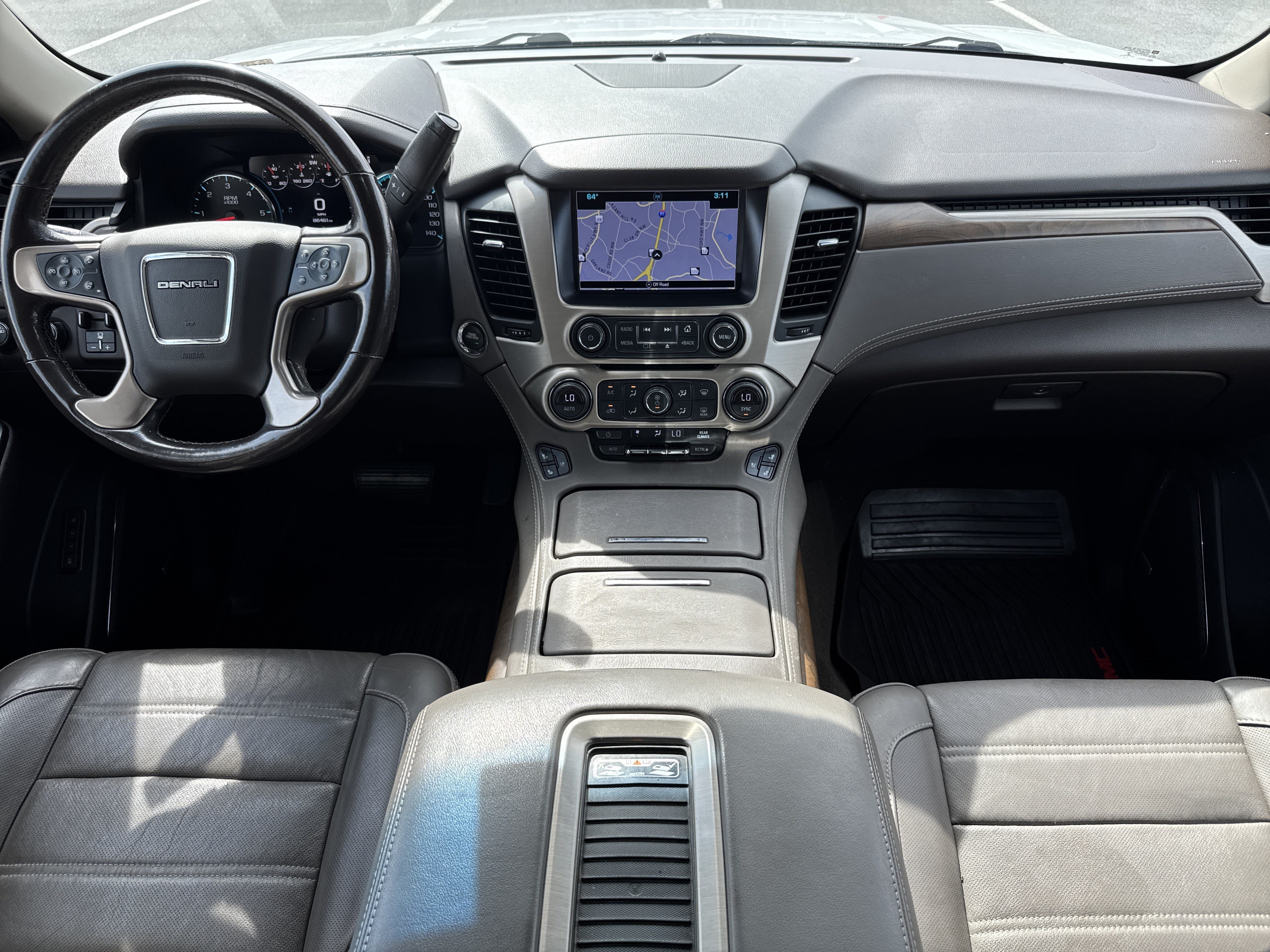 Used 2018 GMC Yukon XL Denali w/ Open Road Package AWD/4WD image 31