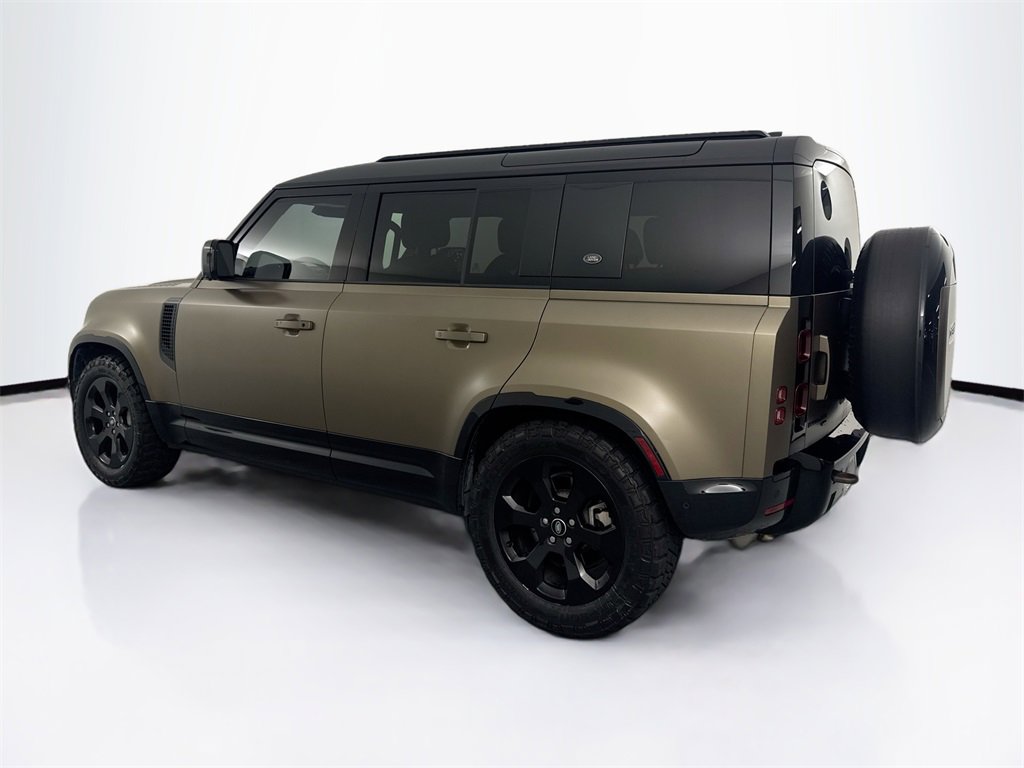 Certified 2023 Land Rover Defender 110 X-Dynamic SE image 7