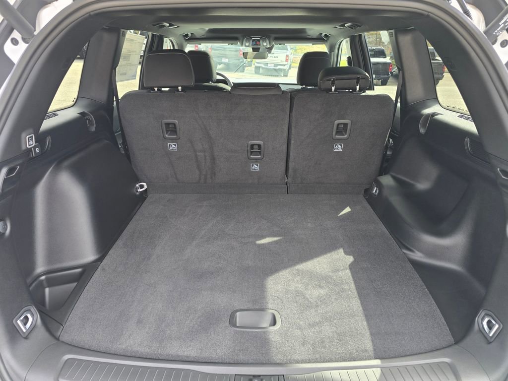 New 2025 Jeep Grand Cherokee Laredo X w/ Luxury Tech Group I image 15