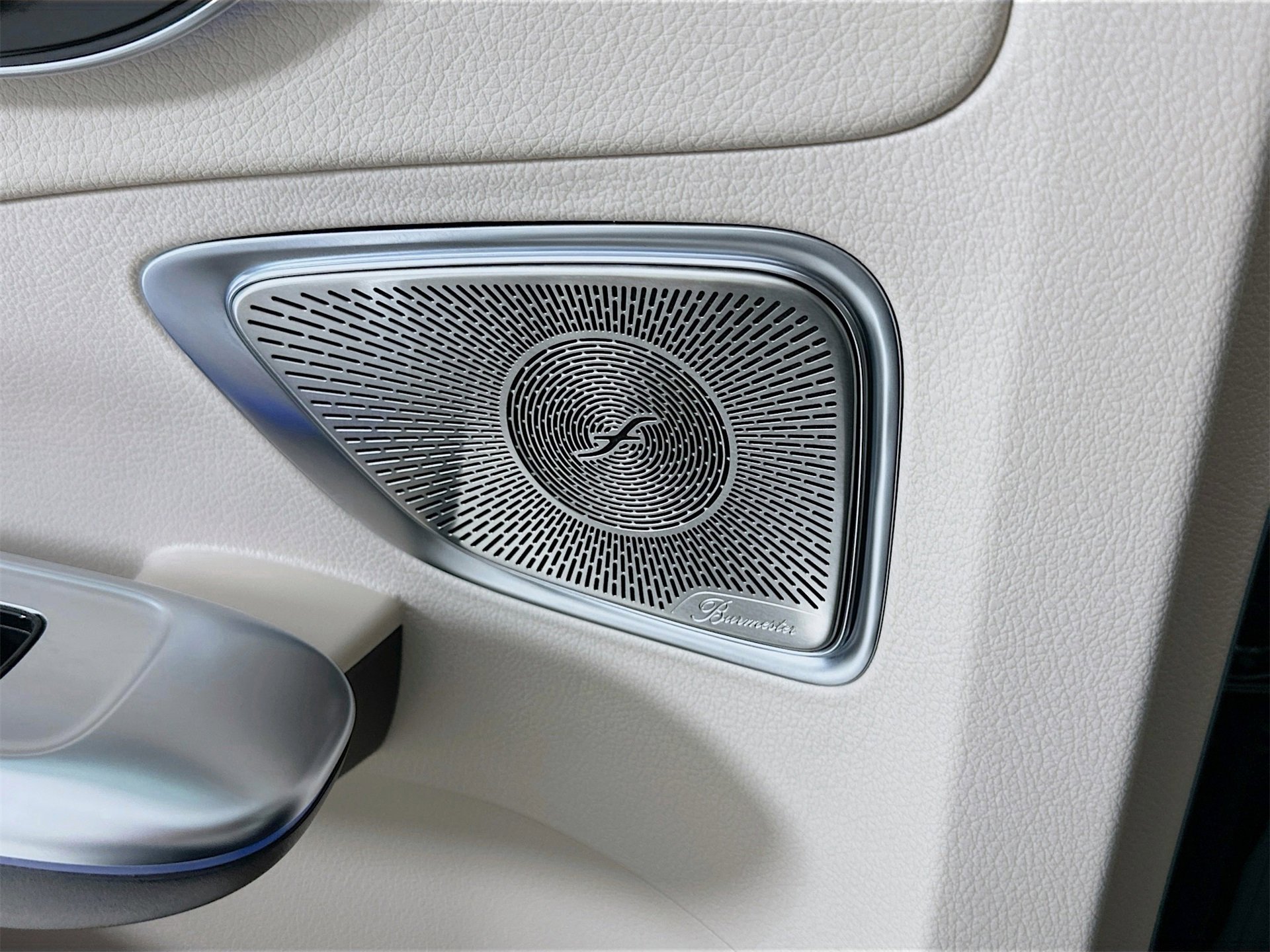 Used 2025 Mercedes-Benz C 300 Sedan image 28