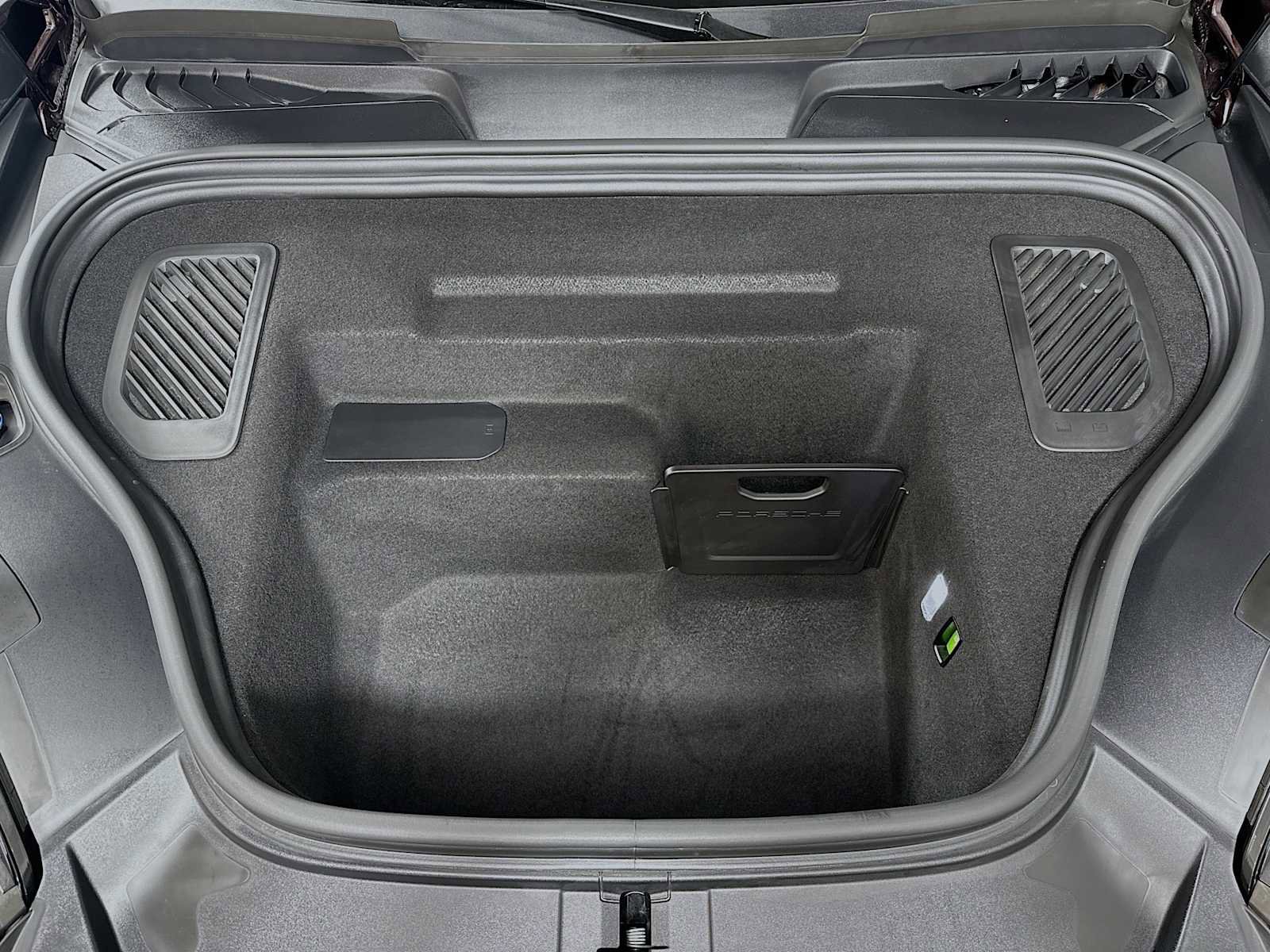 Used 2025 Porsche Macan Electric image 32