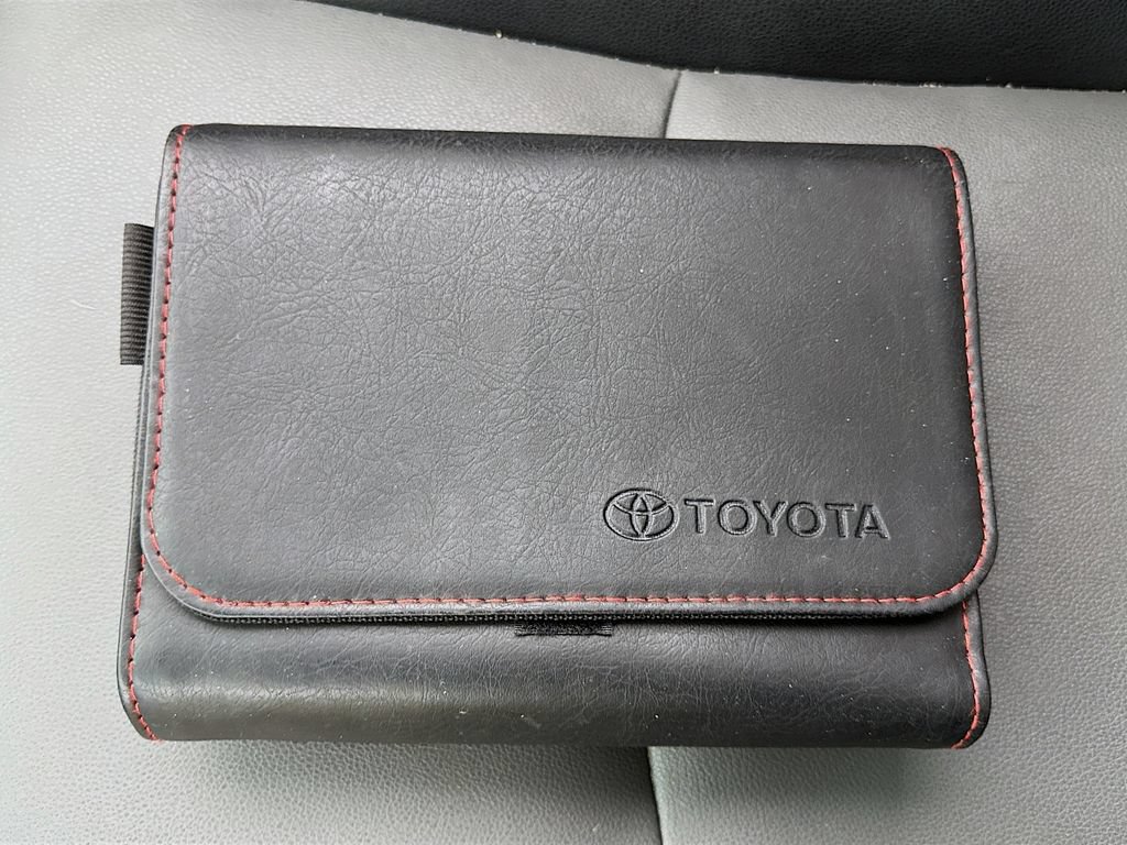 Used 2022 Toyota 4Runner SR5 Premium w/ Moonroof Package AWD/4WD image 37