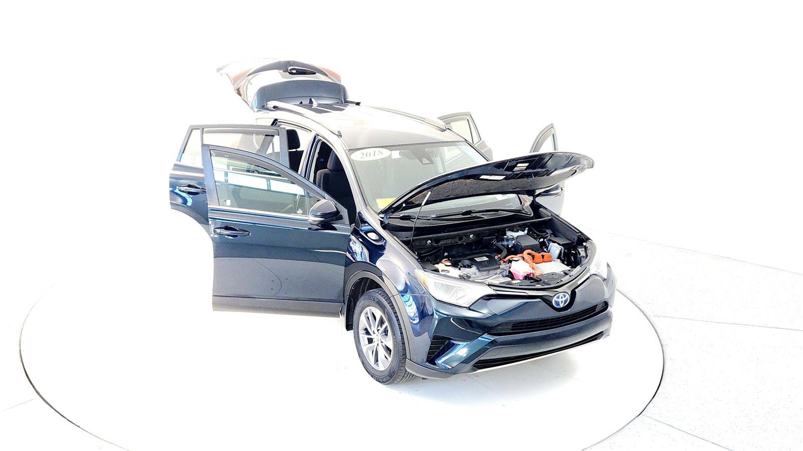 Used 2018 Toyota RAV4 LE image 21