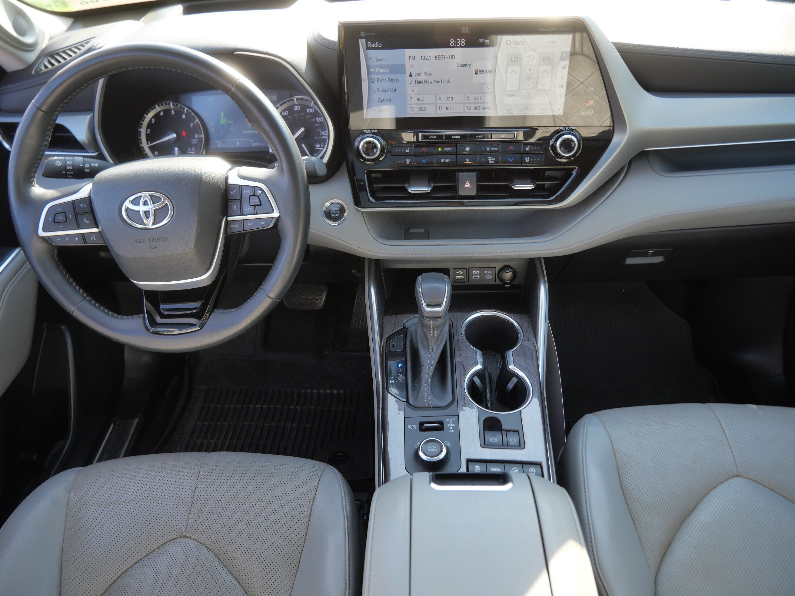 Used 2022 Toyota Highlander Platinum AWD/4WD image 10