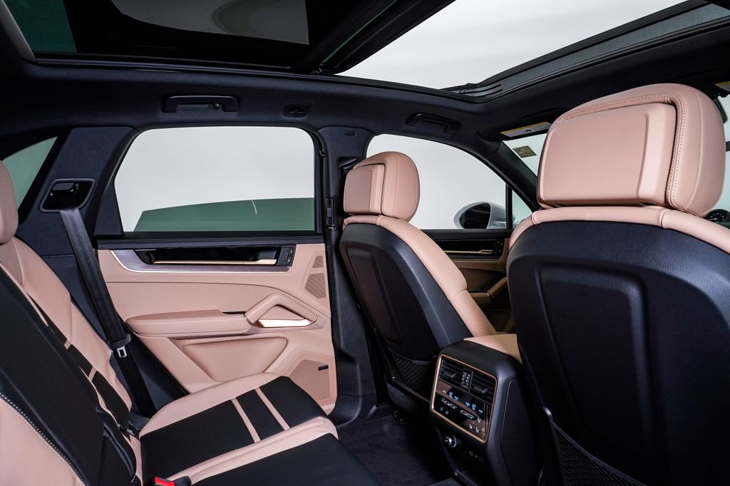 New 2026 Porsche Cayenne image 16