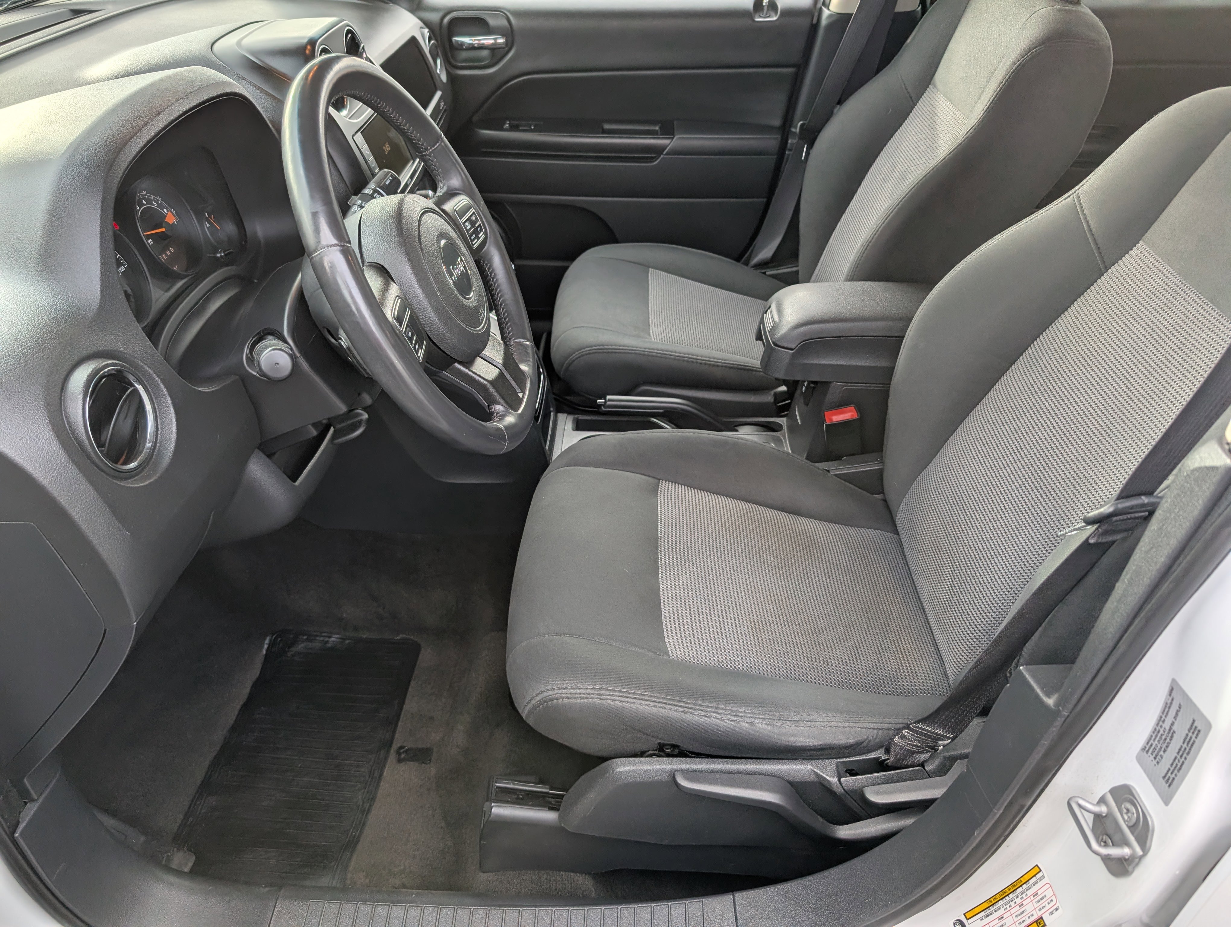 Used 2015 Jeep Patriot Latitude w/ Sun/Sound Group image 25