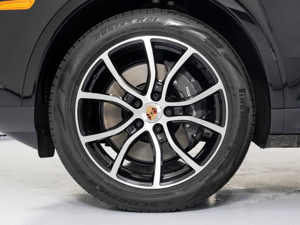 New 2026 Porsche Cayenne Coupe AWD/4WD image 15