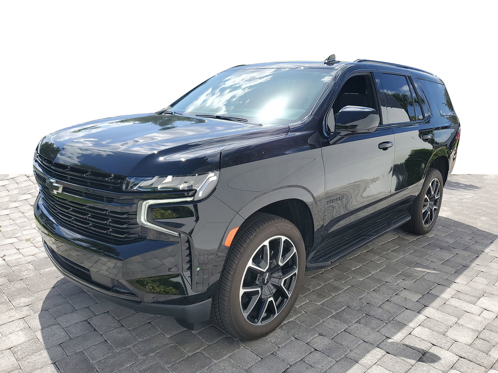 Used 2024 Chevrolet Tahoe RST RWD image 3