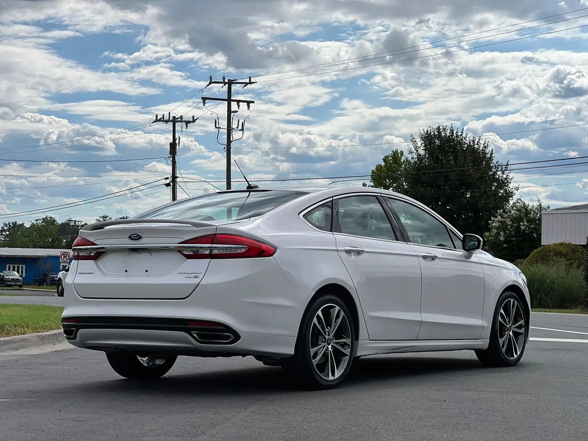 Used 2017 Ford Fusion Titanium AWD/4WD image 5
