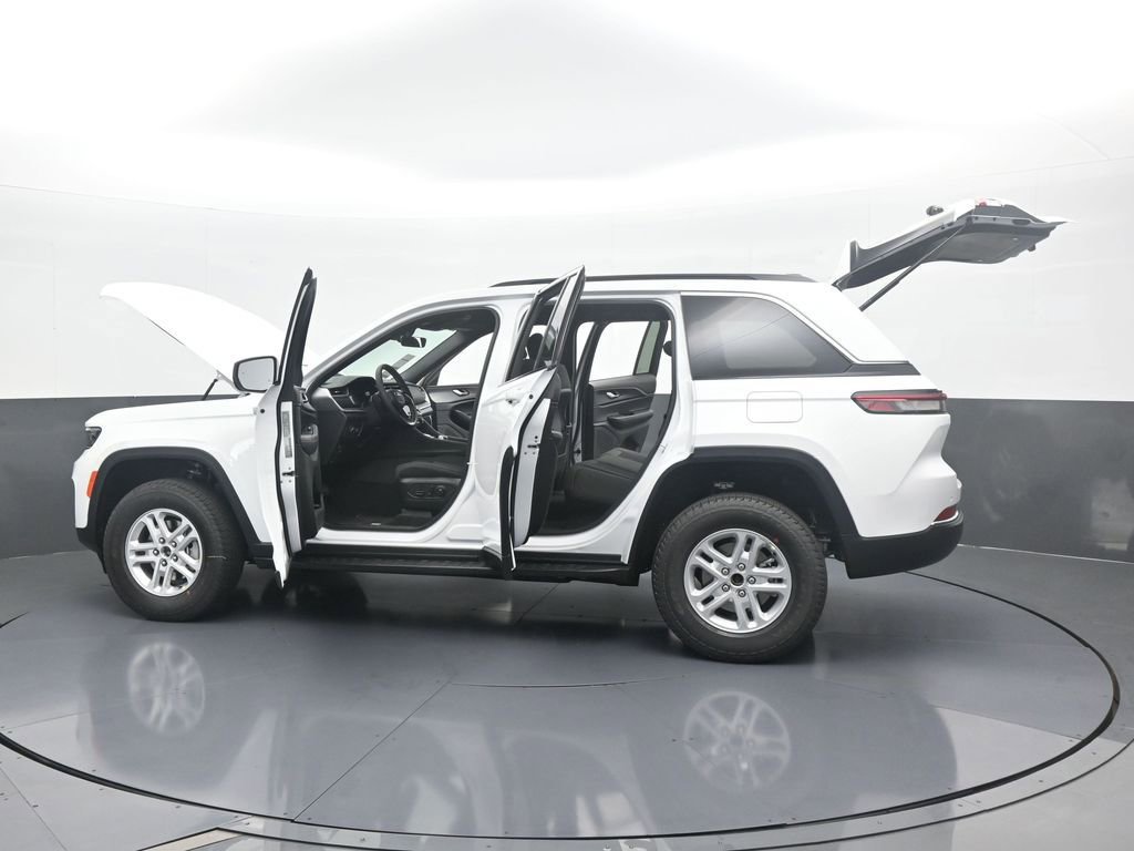 Used 2025 Jeep Grand Cherokee Laredo image 67