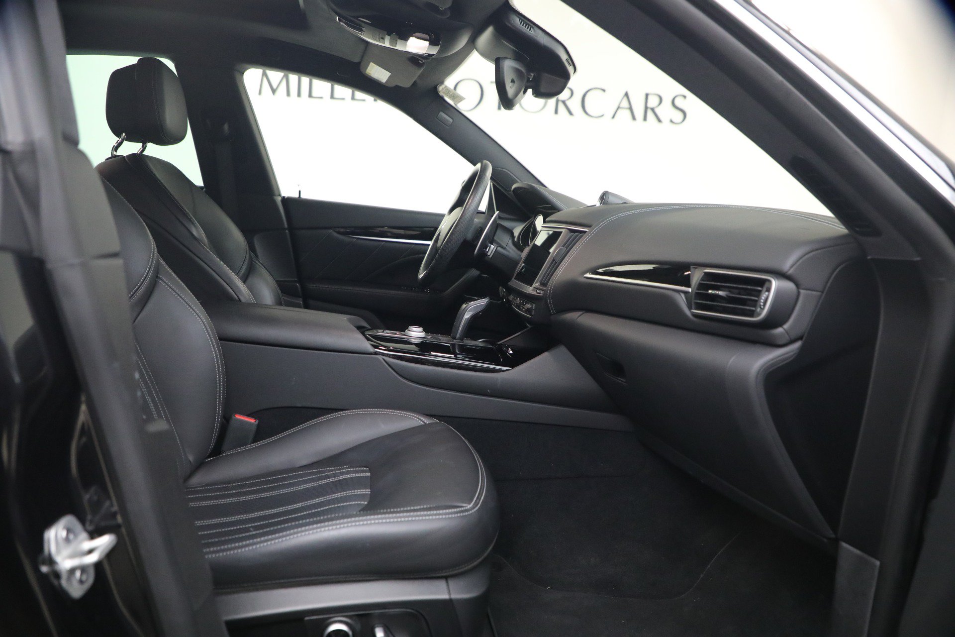 Certified 2023 Maserati Levante GT AWD/4WD image 17
