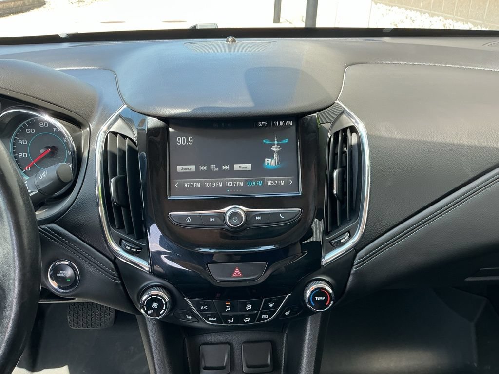 Used 2016 Chevrolet Cruze Premier FWD image 13