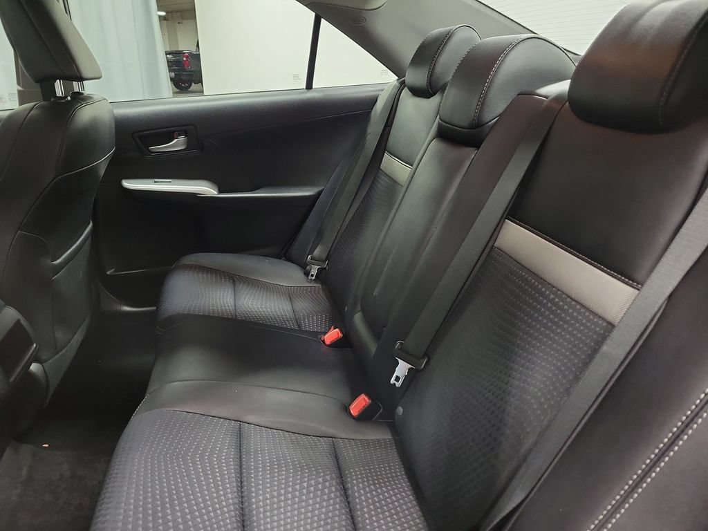 Used 2014 Toyota Camry SE w/ Moonroof Package FWD image 25