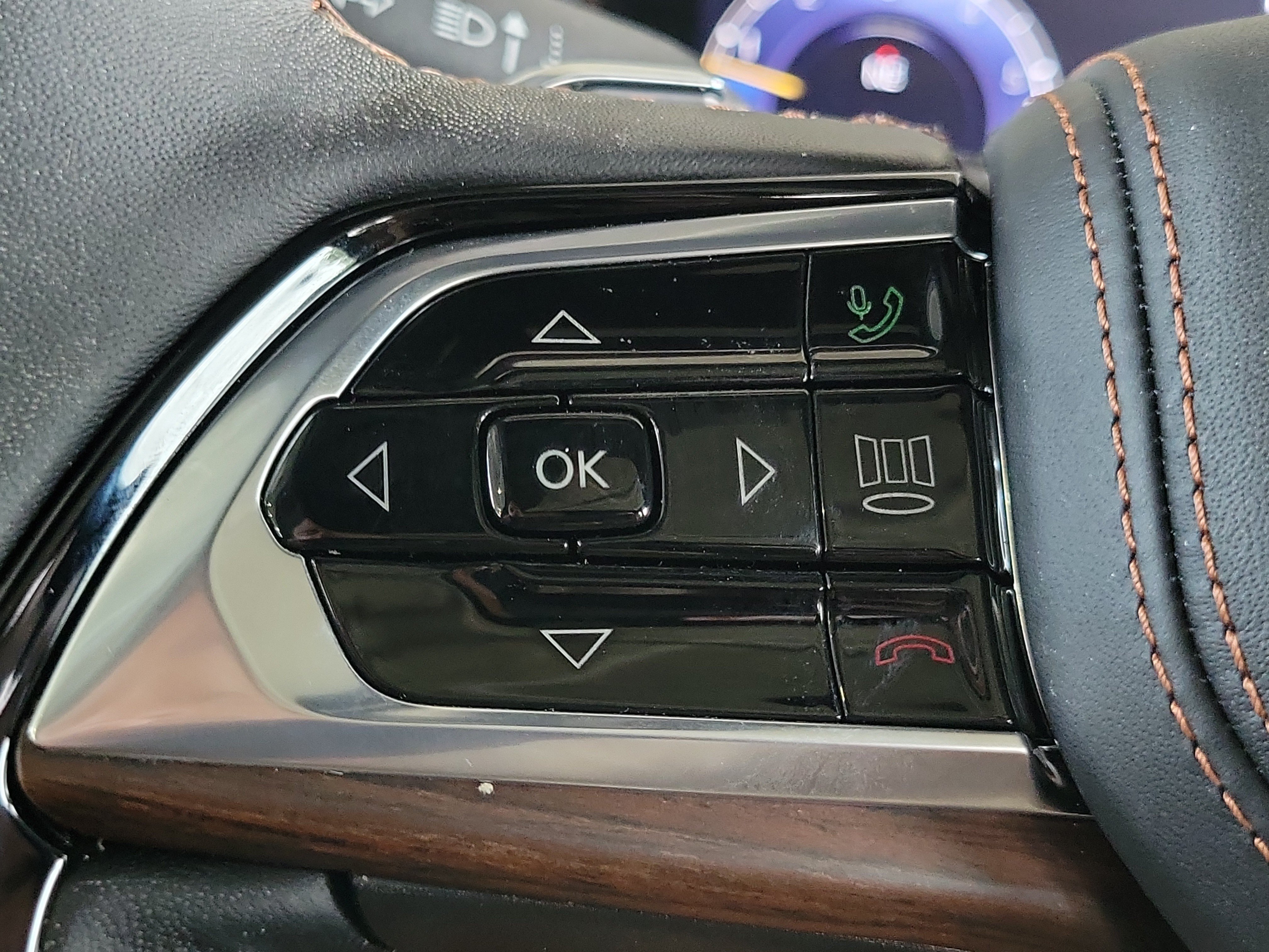 New 2025 Jeep Grand Cherokee L Summit w/ Advanced Protech Group IV AWD/4WD image 22