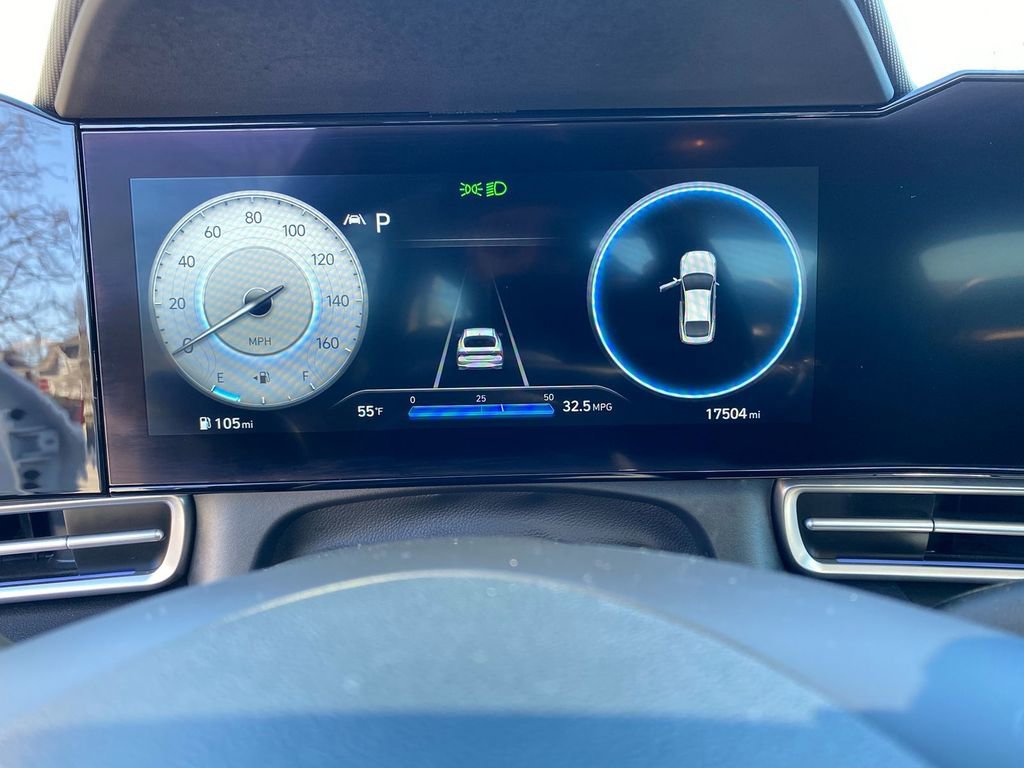 Used 2023 Hyundai Elantra Limited image 18