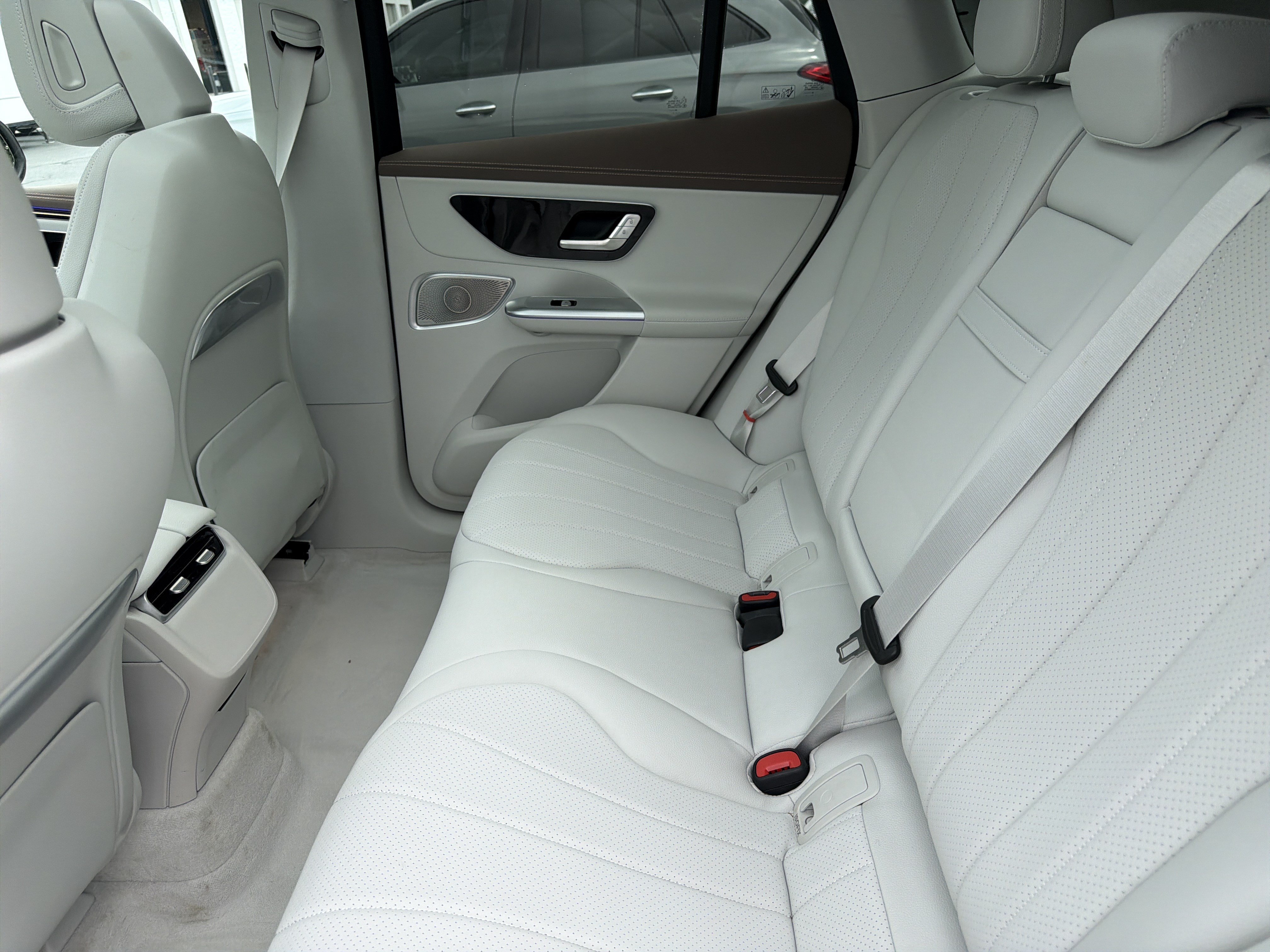 Certified 2025 Mercedes-Benz EQE 350+ 4MATIC SUV w/ Driver Assistance Package image 32