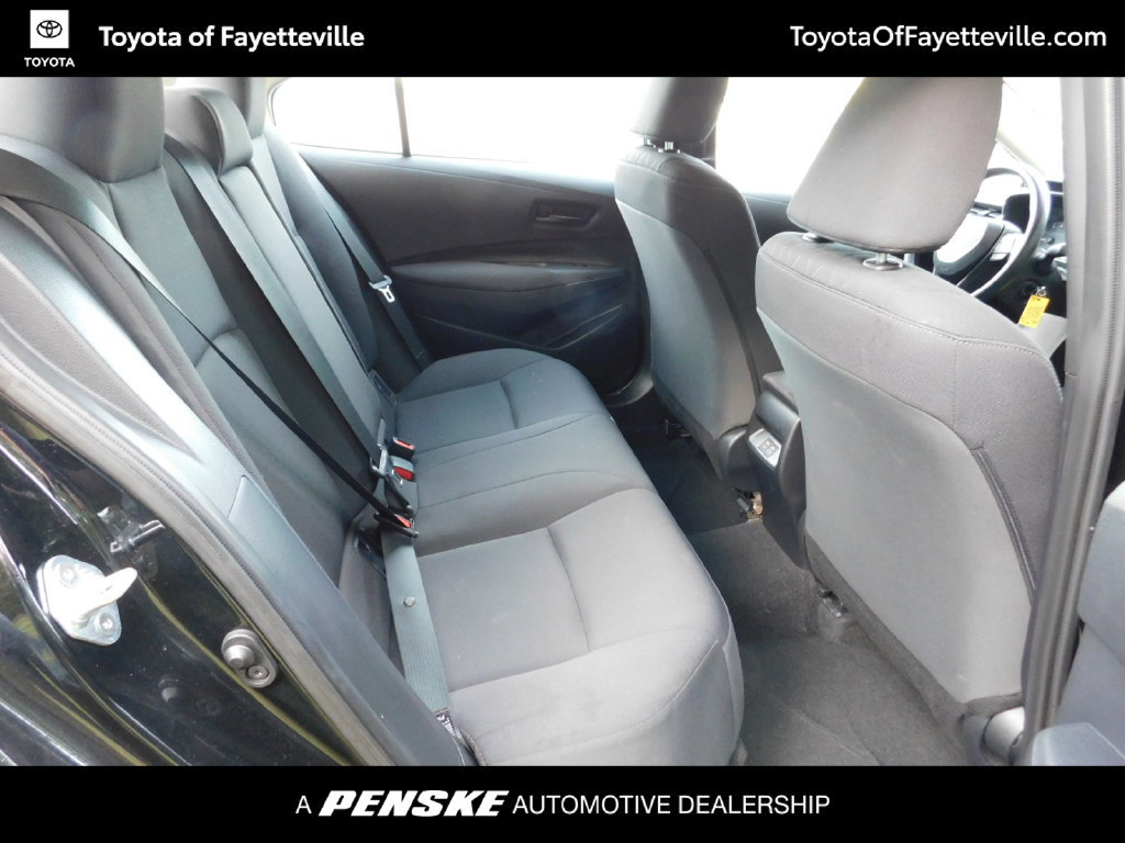 Used 2025 Toyota Corolla LE FWD image 5