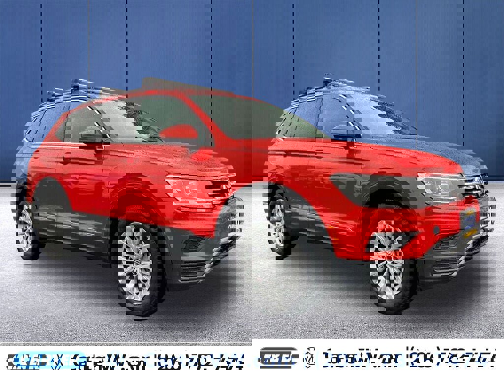 Used 2018 Volkswagen Tiguan SE w/ Panoramic Sunroof Package