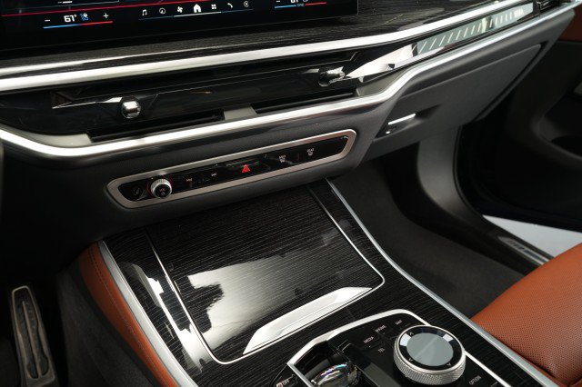 Used 2025 BMW X5 M60i AWD/4WD image 44