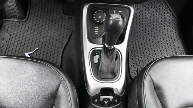 Used 2018 Jeep Compass Latitude w/ Popular Equipment Group AWD/4WD image 38