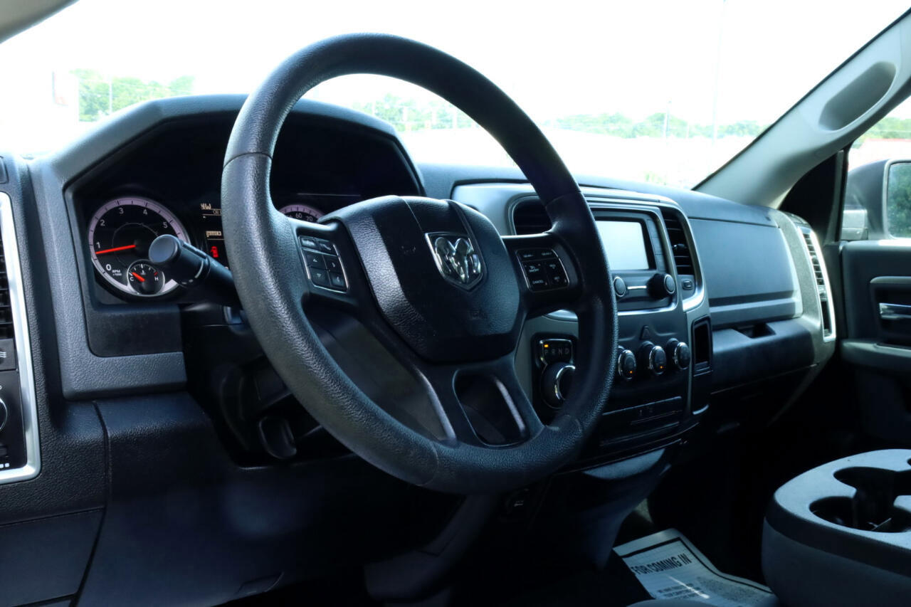 Used 2019 RAM 1500 Classic SLT image 6