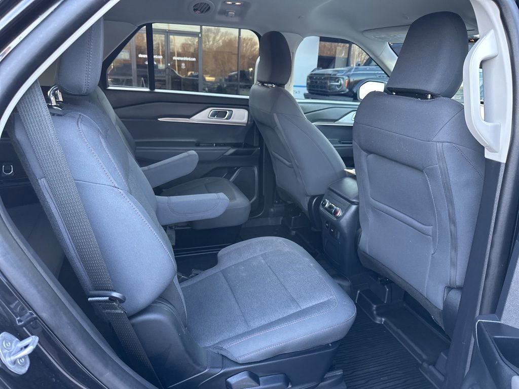 Used 2025 Ford Explorer Active image 15