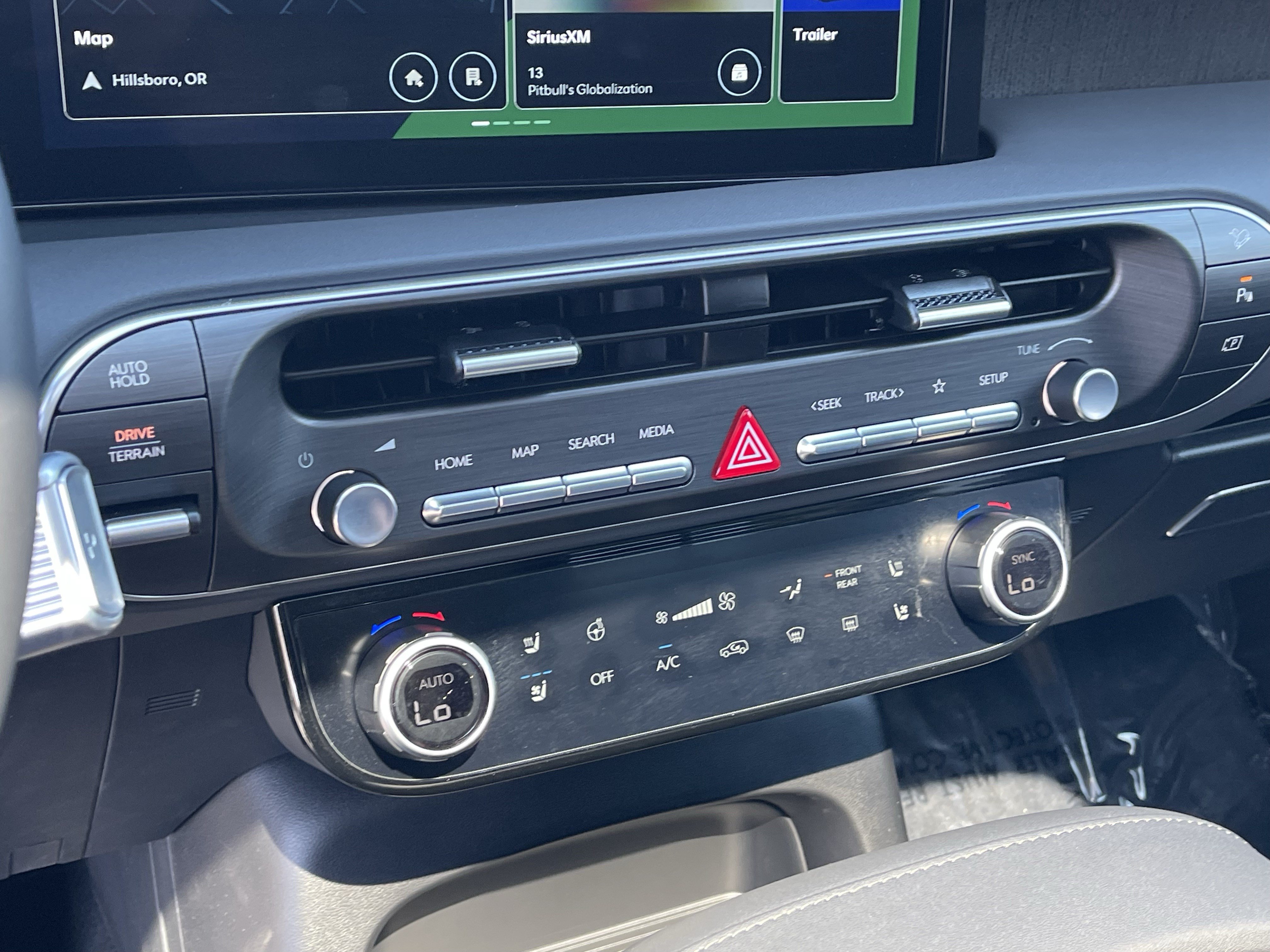Certified 2026 Hyundai Palisade Limited AWD/4WD image 25