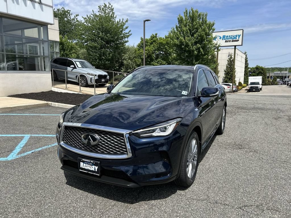 Certified 2023 INFINITI QX50 Luxe AWD/4WD image 4