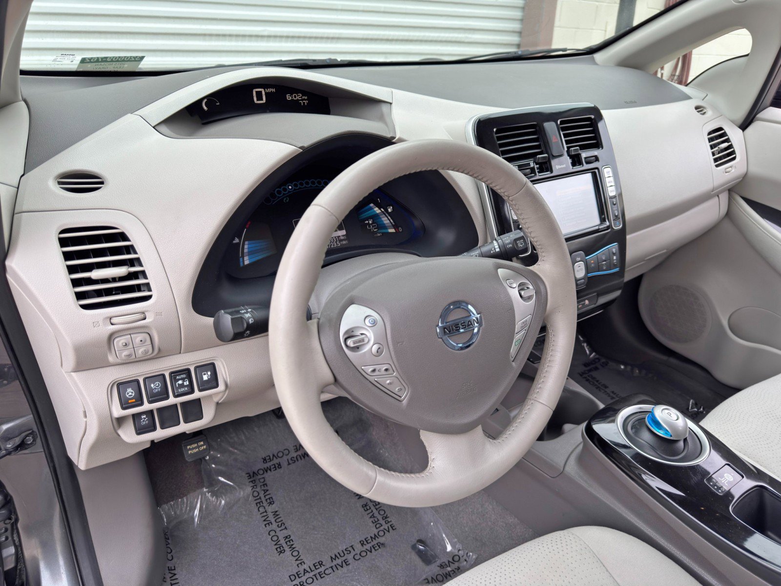 Used 2015 Nissan Leaf SV FWD image 12