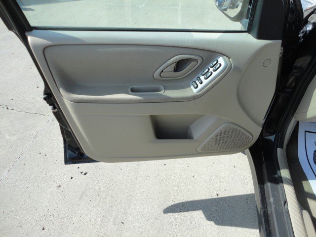 Used 2006 MAZDA Tribute s image 3