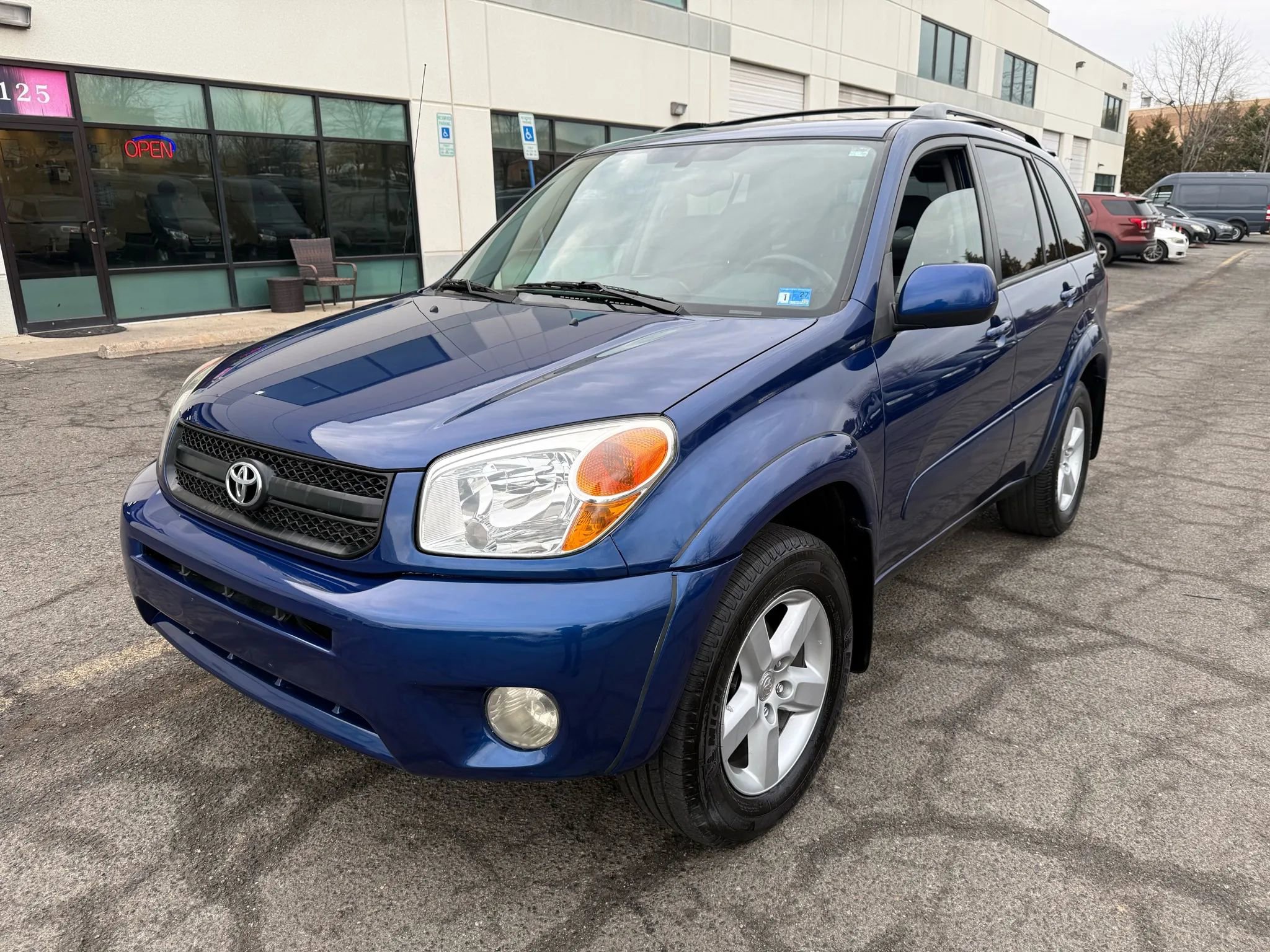 Used 2004 Toyota RAV4 Sport Utility 4D image 10