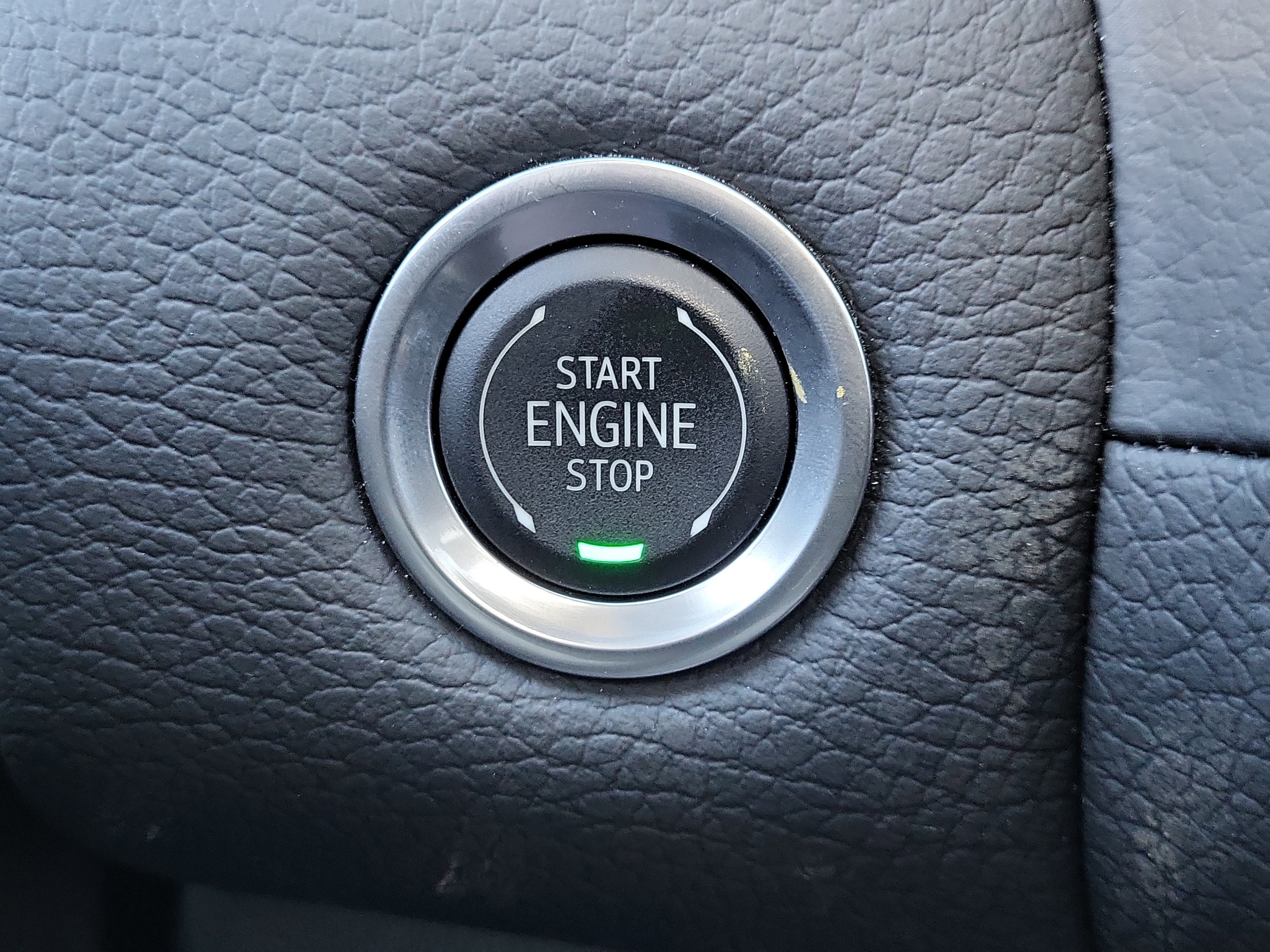 Used 2024 GMC Yukon Denali w/ Advanced Technology Package image 27