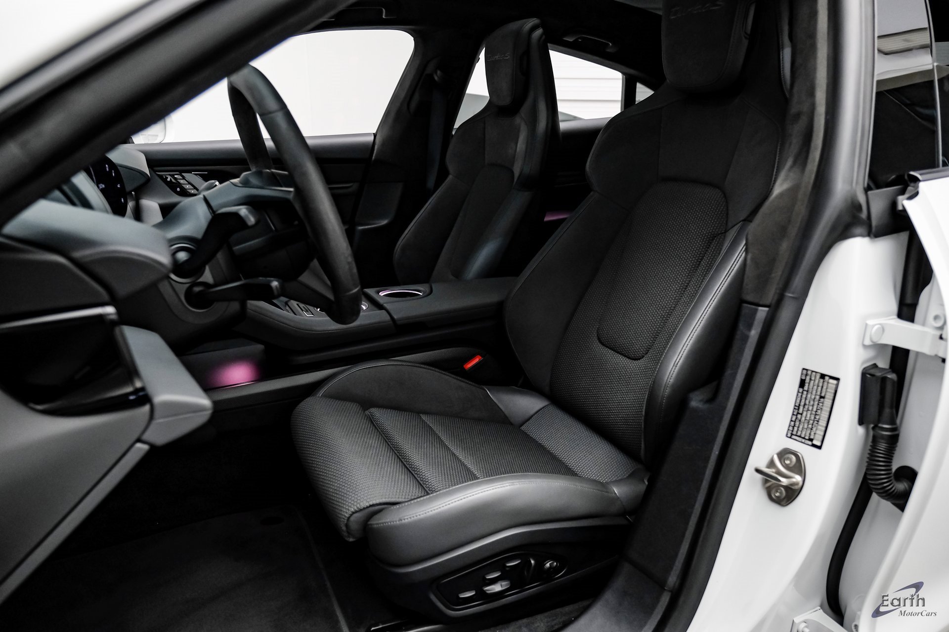 Used 2020 Porsche Taycan Turbo S image 35