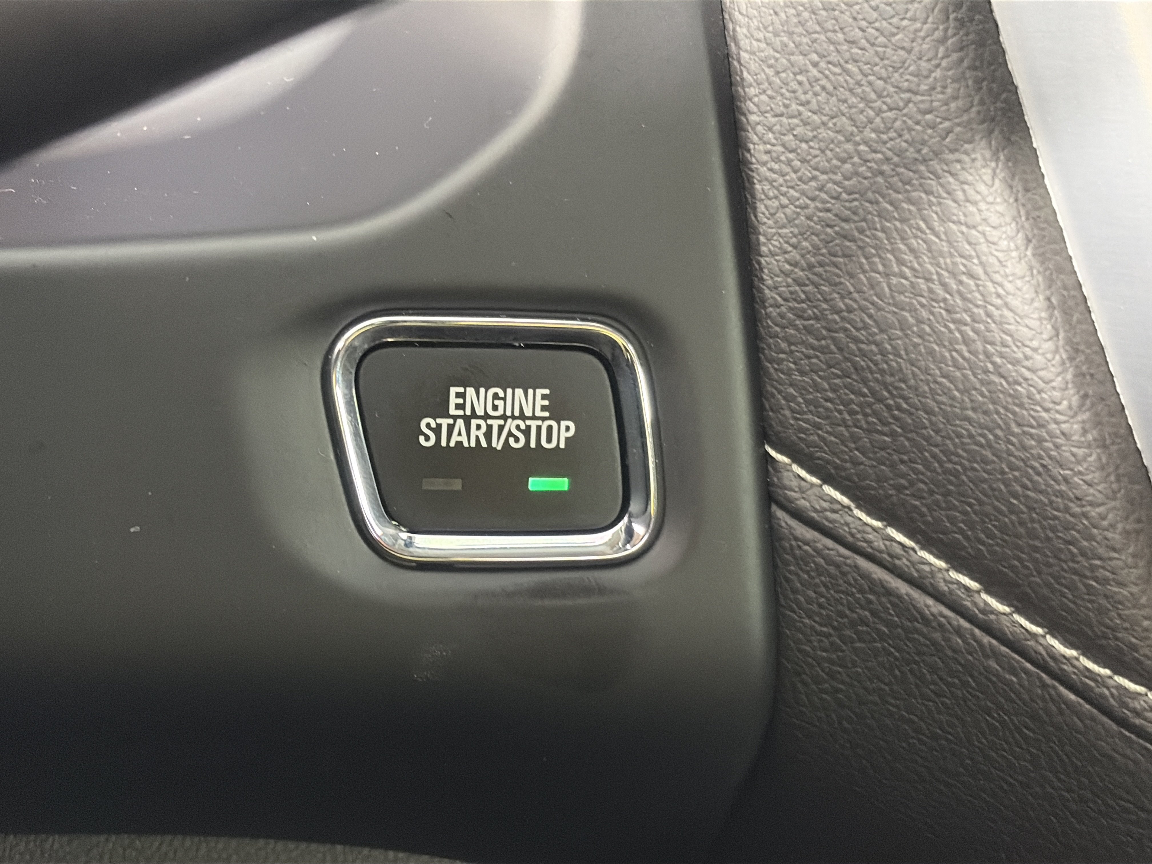 Used 2023 GMC Acadia SLE FWD image 32