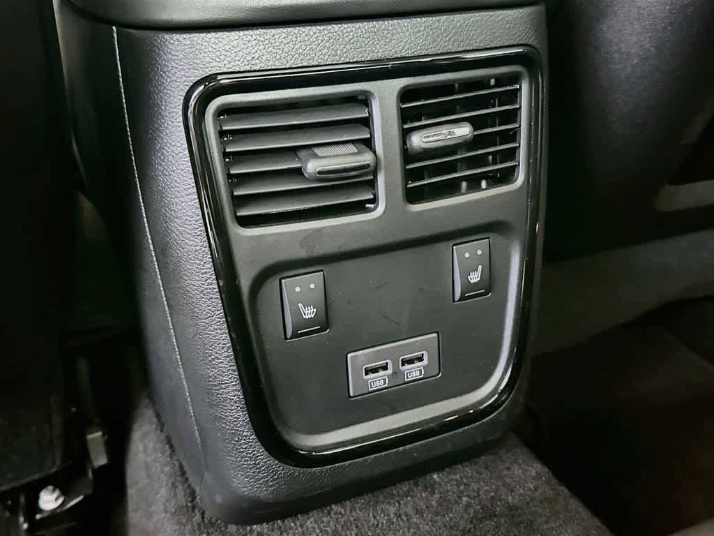 Used 2023 Chrysler 300 C RWD image 13