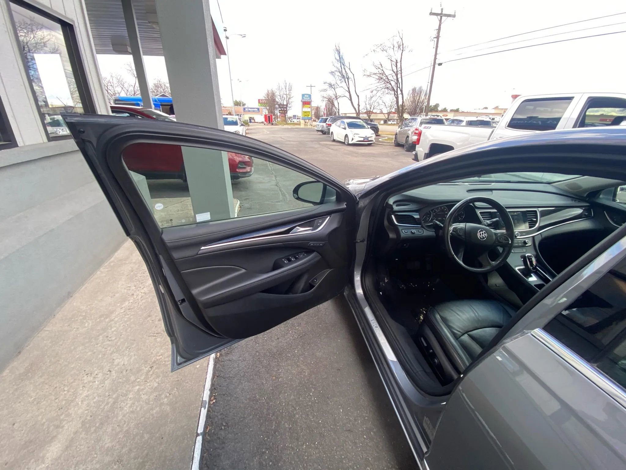 Used 2018 Buick LaCrosse Essence image 8