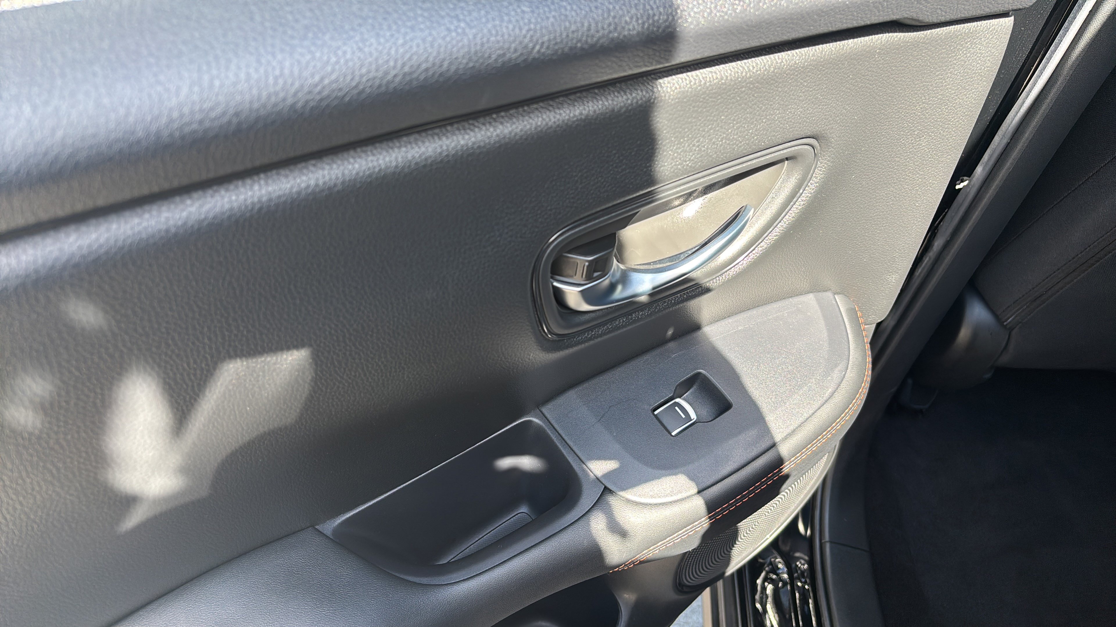 Used 2025 Honda HR-V Sport image 15