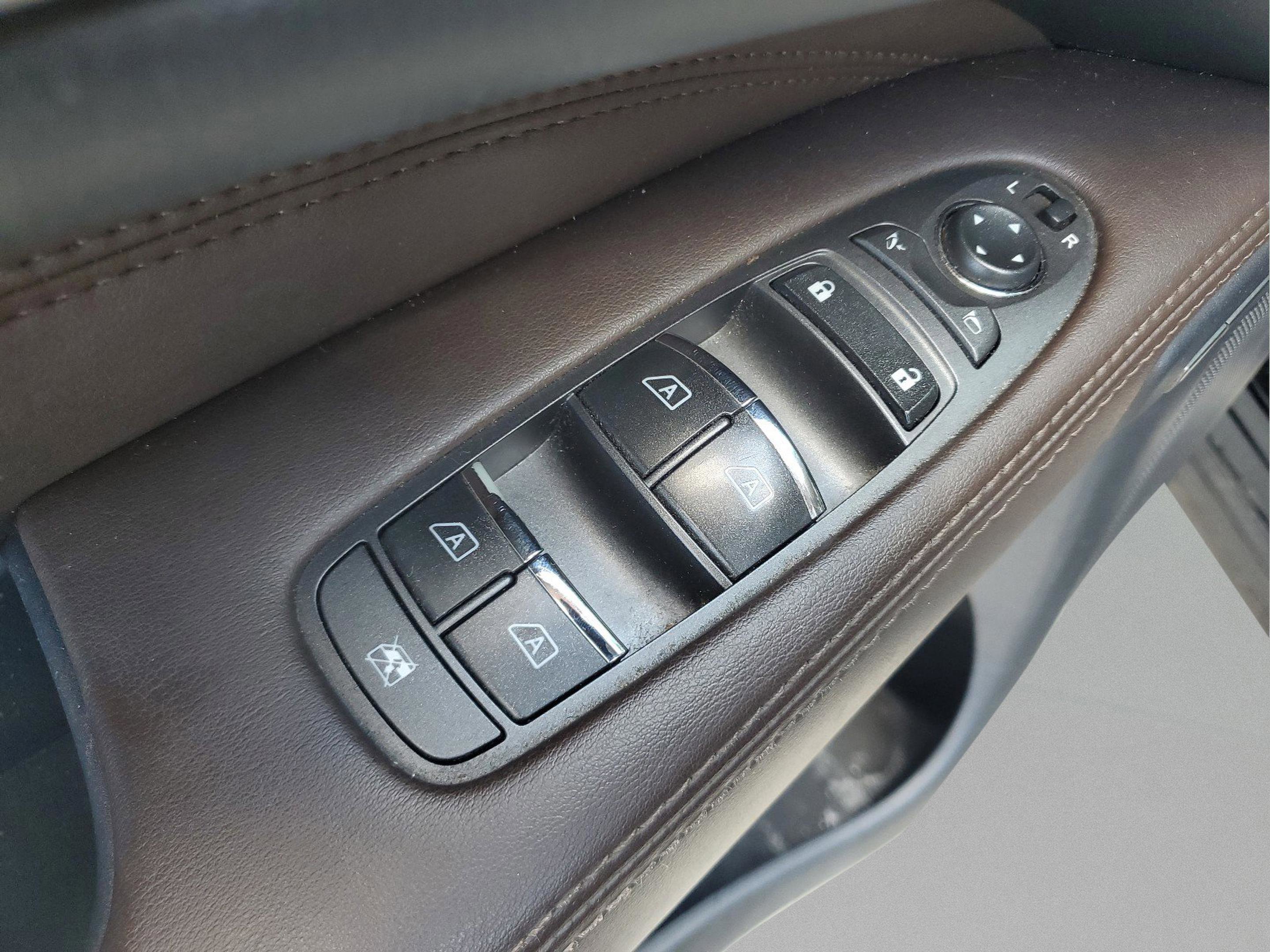 Used 2015 INFINITI QX60 FWD w/ Deluxe Touring Package image 14