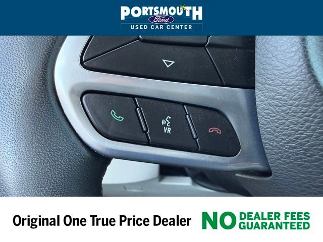 Used 2023 Chrysler Pacifica Touring-L image 16