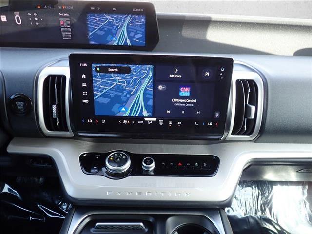 Used 2025 Ford Expedition Active AWD/4WD image 17
