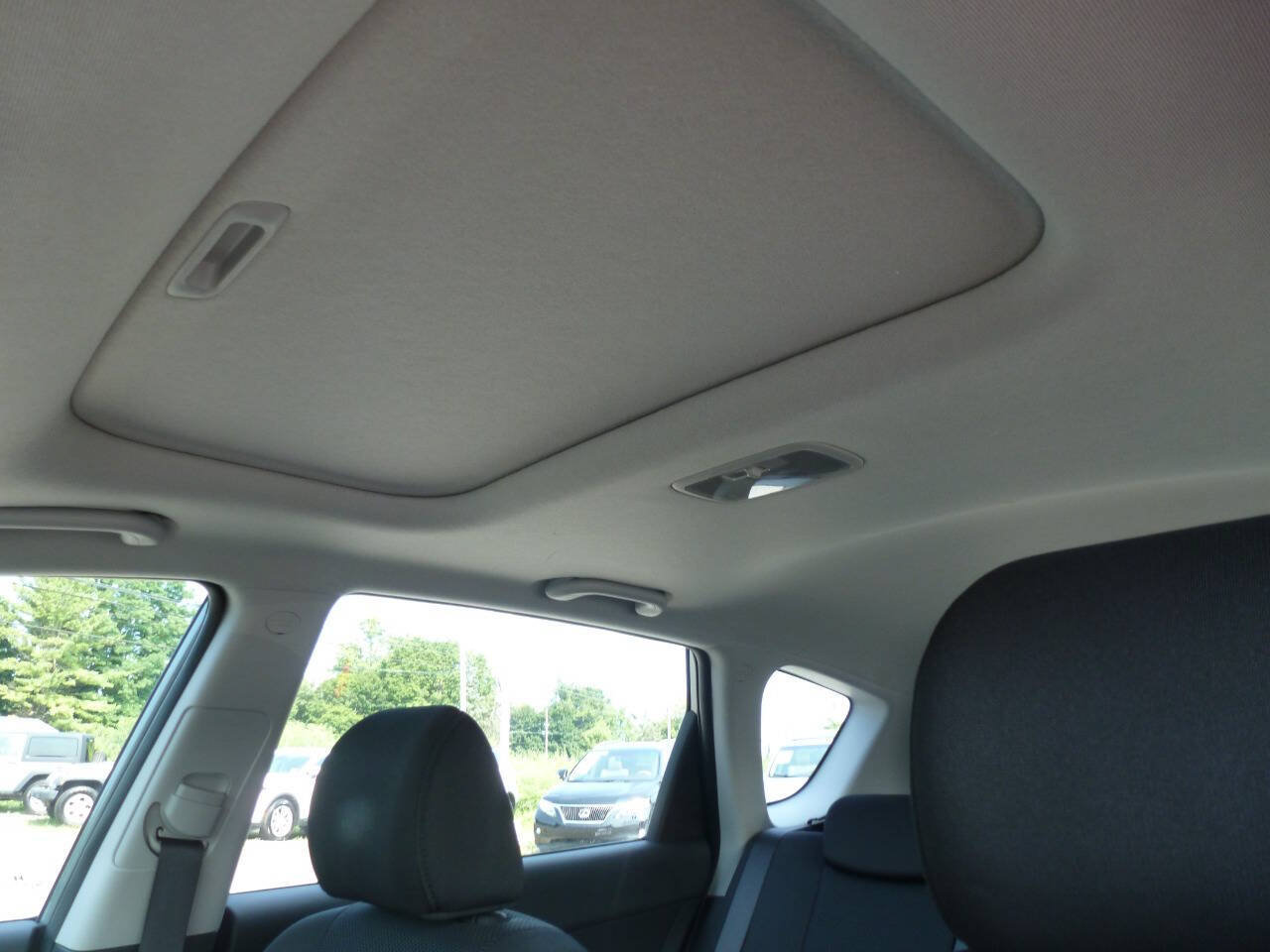 Used 2010 Hyundai Elantra SE FWD image 24
