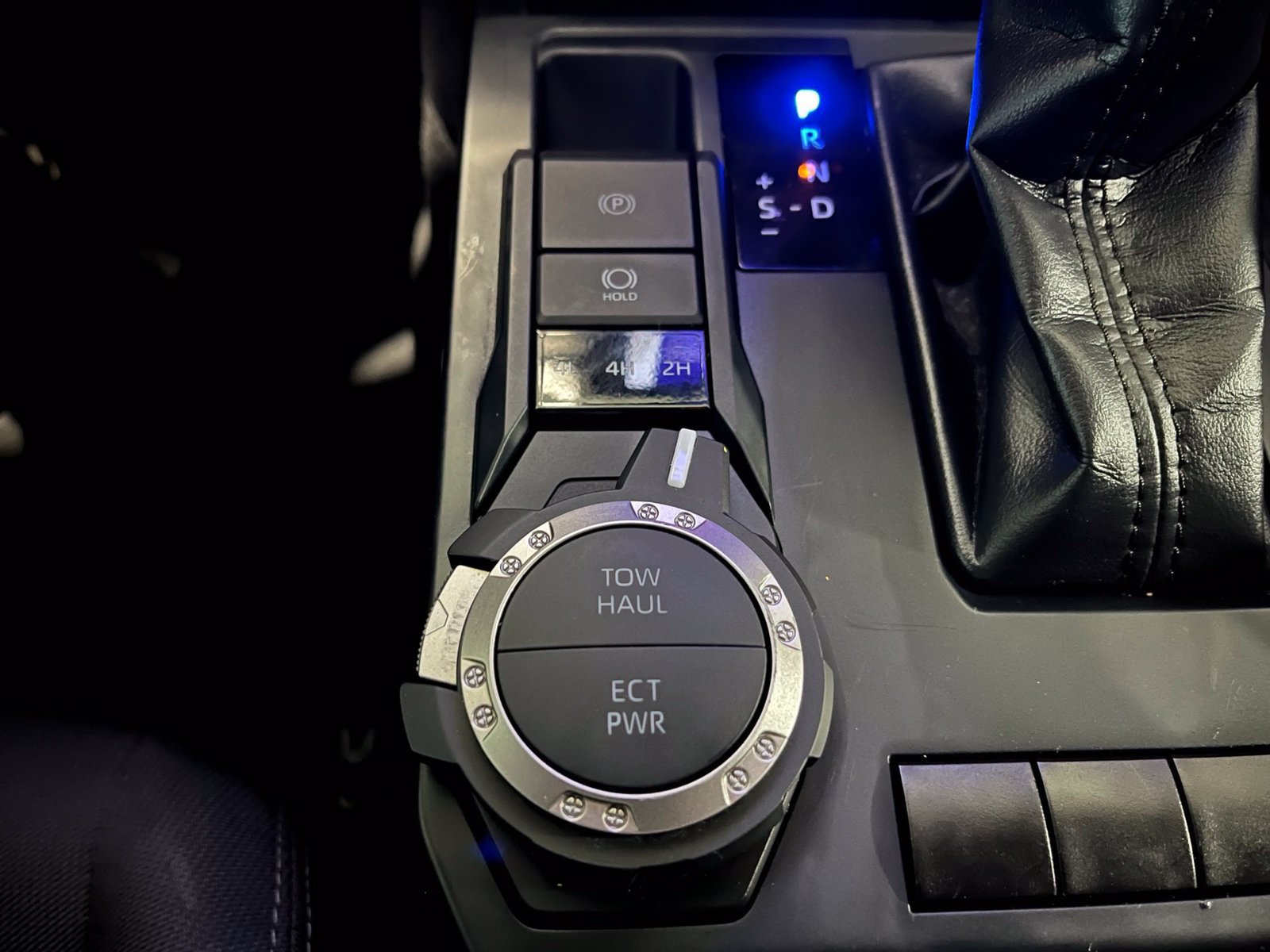 Used 2024 Toyota Tacoma SR5 AWD/4WD image 28
