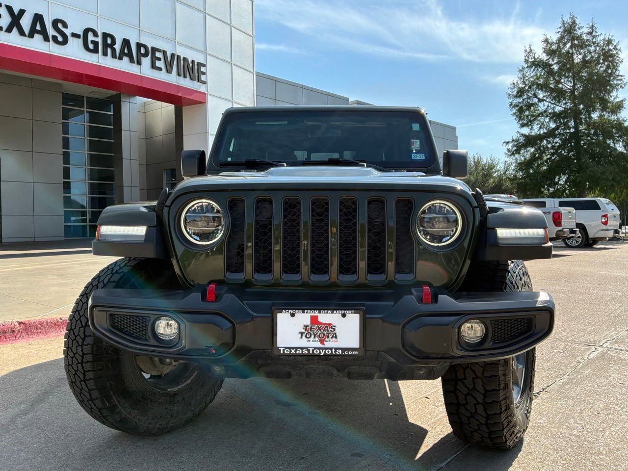 Used 2022 Jeep Gladiator Rubicon w/ LED Lighting Group AWD/4WD image 2