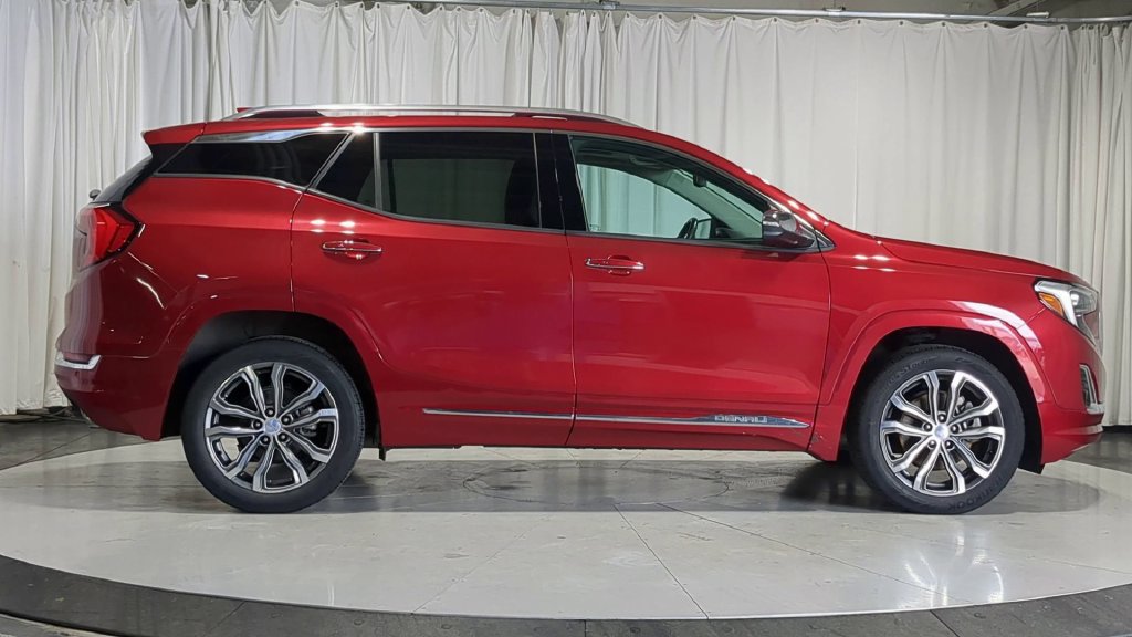 Used 2018 GMC Terrain Denali w/ Comfort Package FWD image 11