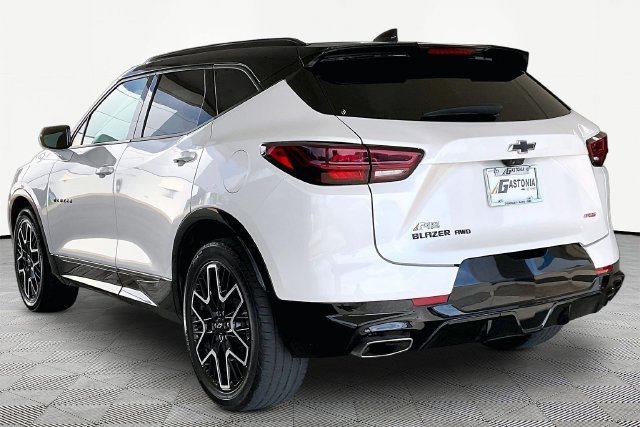 Used 2023 Chevrolet Blazer RS w/ Driver Confidence II Package AWD/4WD image 4