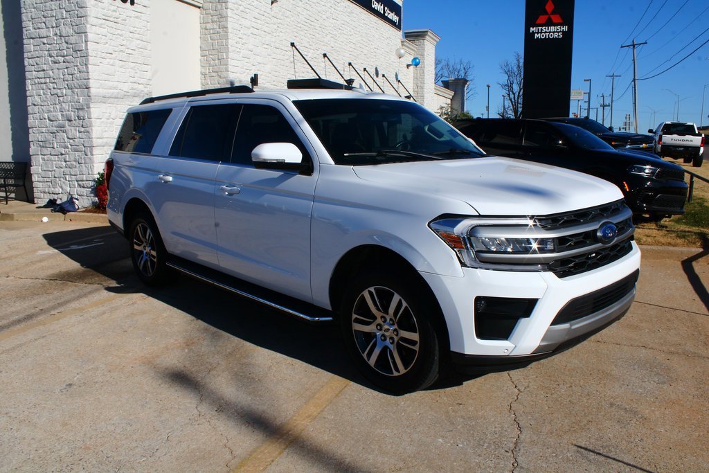 Used 2023 Ford Expedition Max XLT image 6