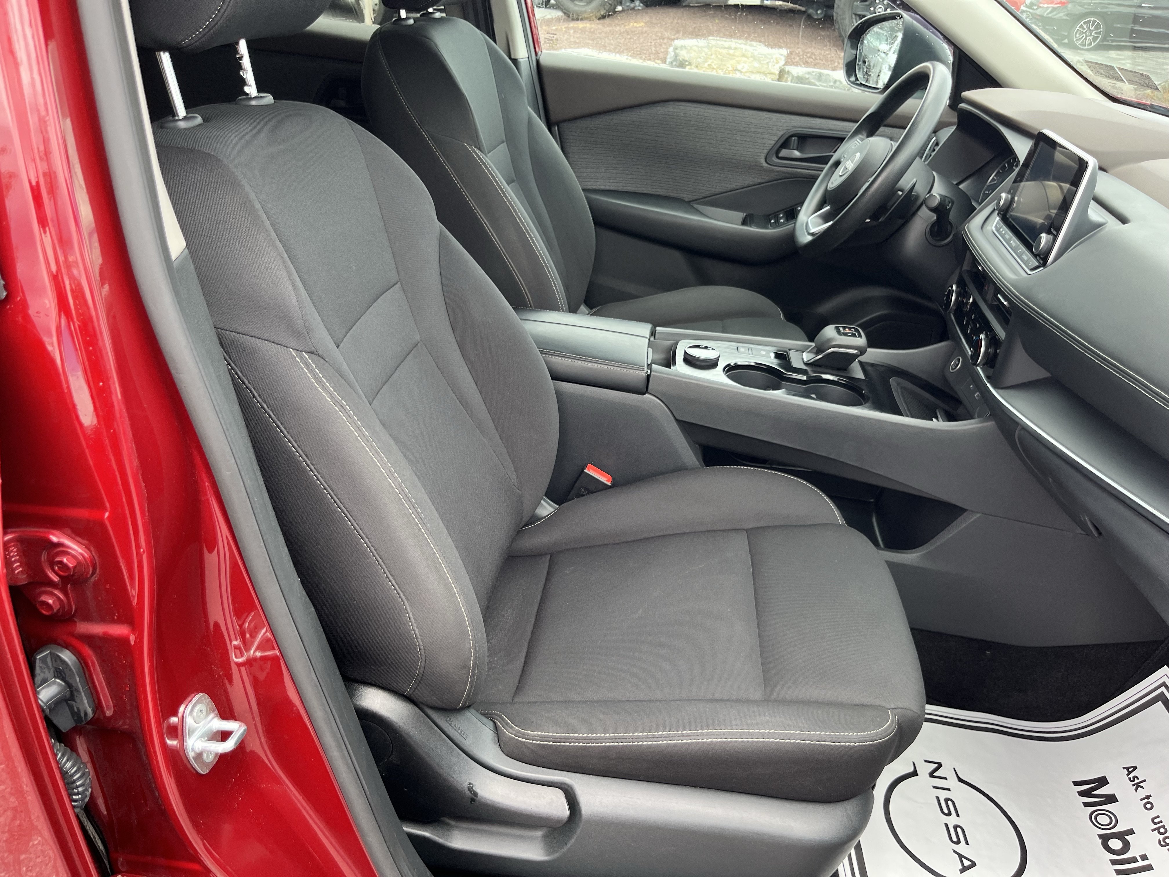 Used 2023 Nissan Rogue S AWD/4WD image 3