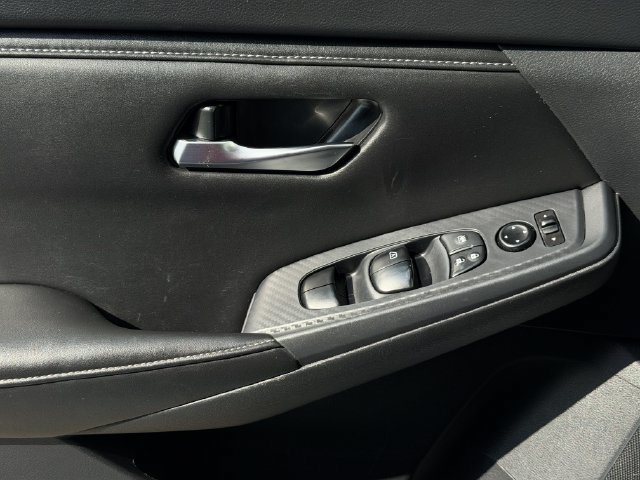 Used 2024 Nissan Sentra SV FWD image 23